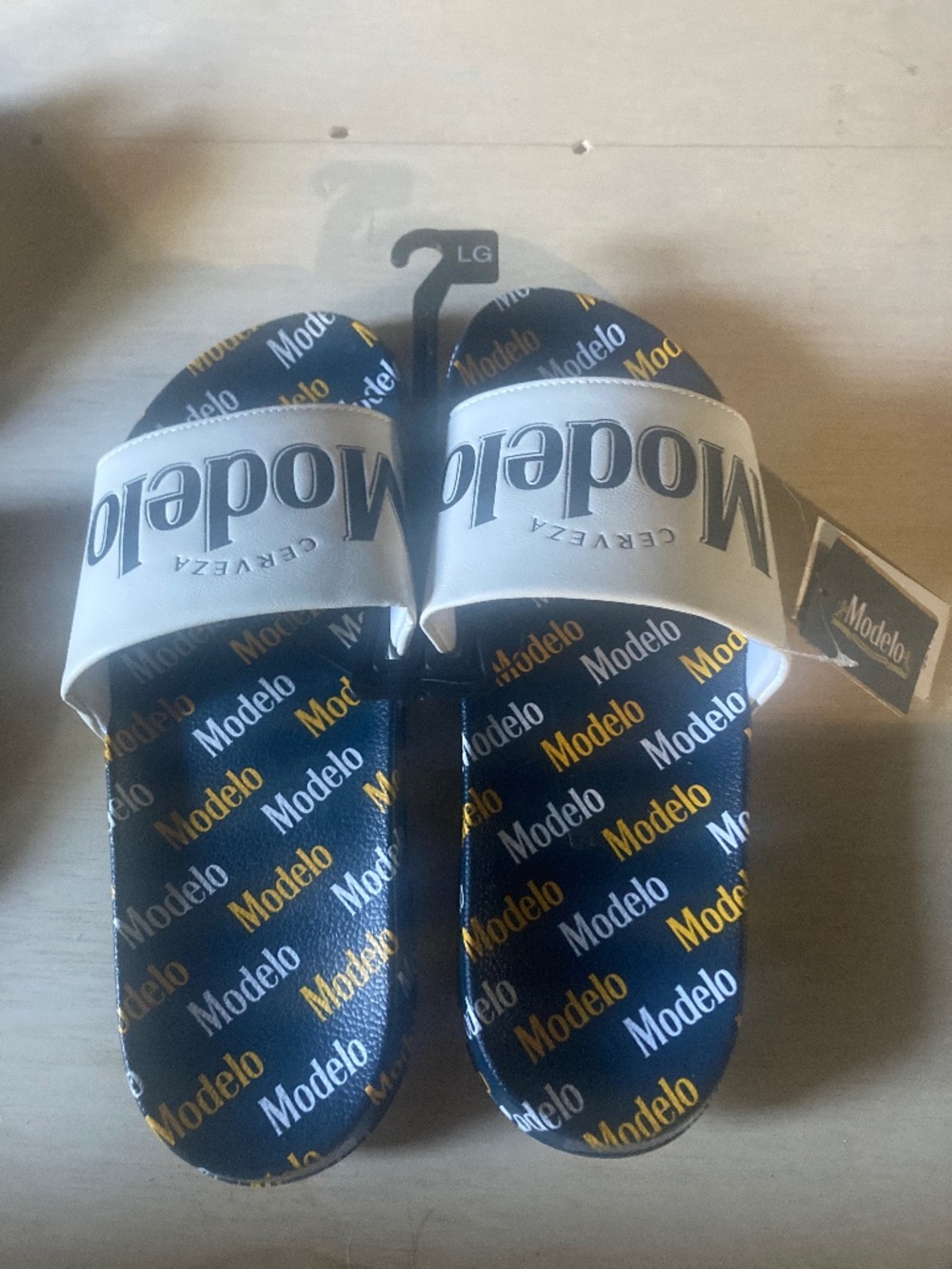 Modelo Especial Beer Logo Slide Sandals – New With Tags